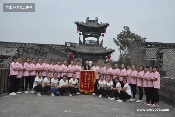 一家四口携手共赴迁马之旅 用脚步书写温馨亲子时光 一家四口携手共赴迁马之旅 用脚步书写温馨亲子时光