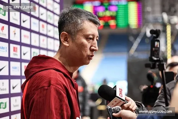 中国男篮主帅郭士强考察球员现身祖昌体育馆全力布局备战新赛季 中国男篮主帅郭士强考察球员现身祖昌体育馆全力布局备战新赛季